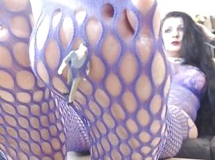 Unaware Giantess Trapped In Fishnets